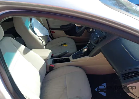 2015 Ford Focus Se z USA, uszkodzony, nr VIN 1FADP3K20FL270968